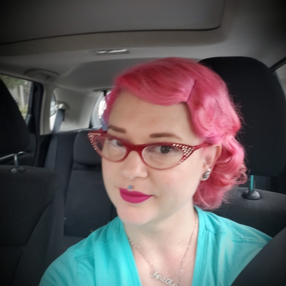 Meet your Posher, Heather - Picture 4 of 5